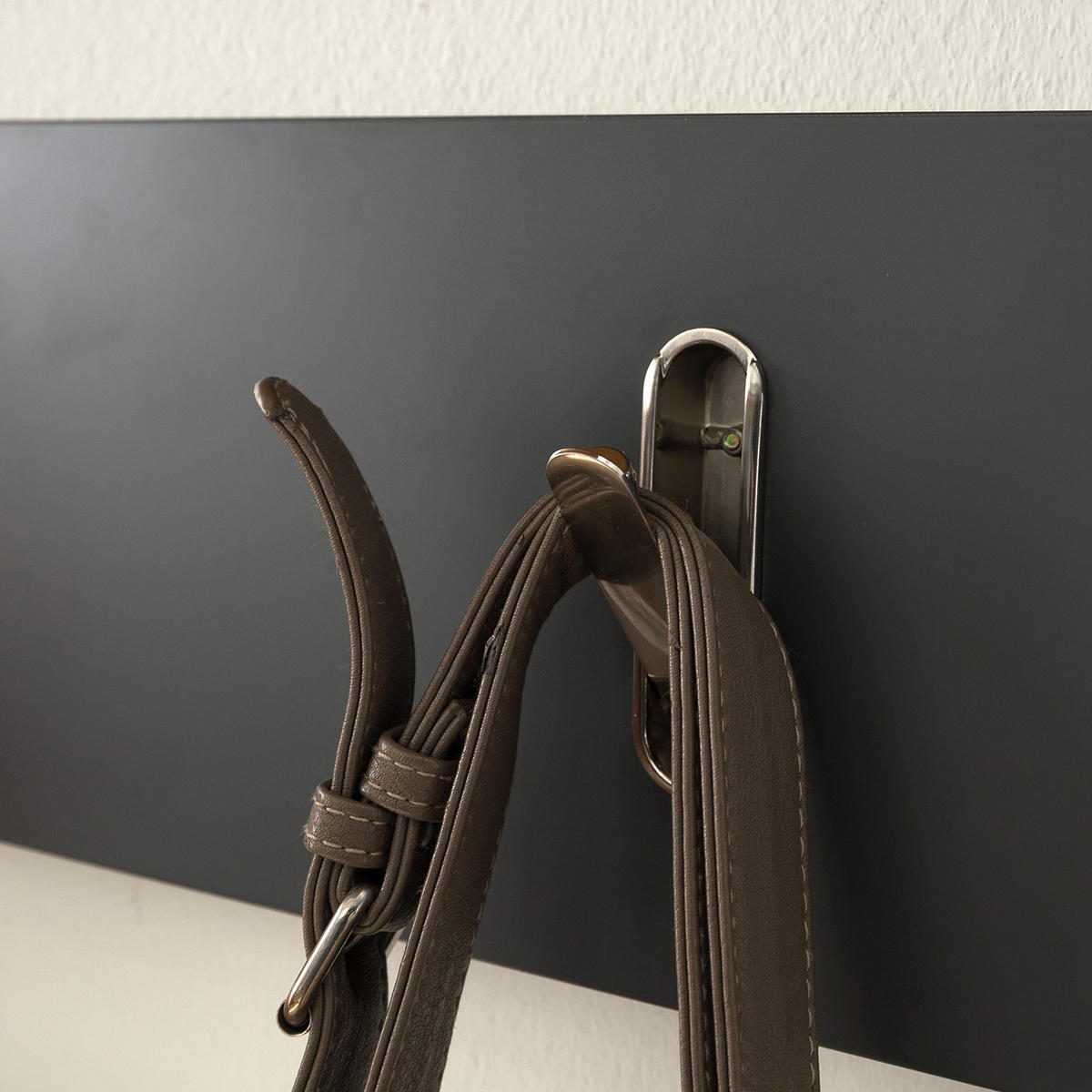 GARDEROBENLEISTE - Grau, Holzwerkstoff (76/15/3.6cm) - home24