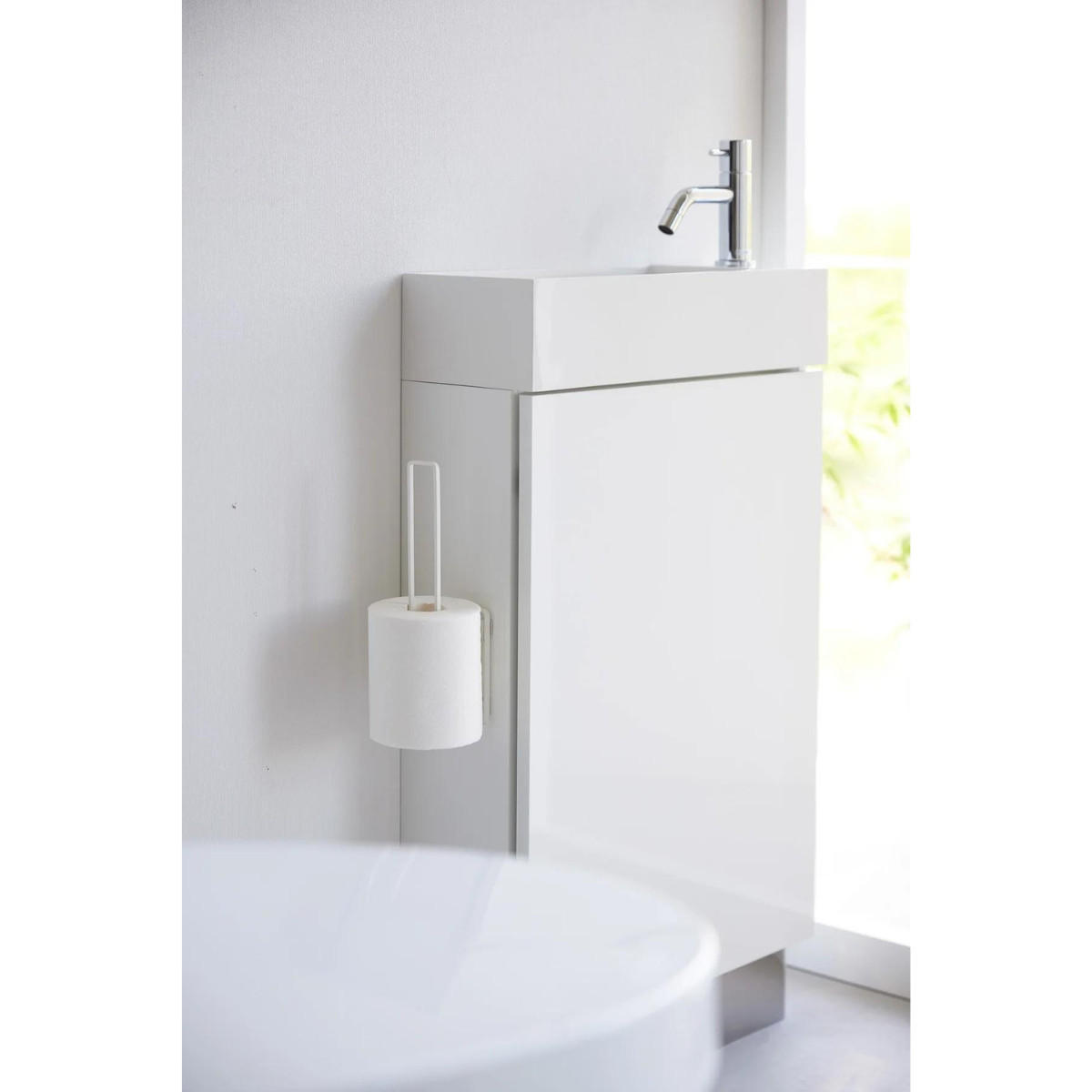 TOILETTENPAPIERHALTER mit Saugnapf – H25 cm - Weiß, Kunststoff (7.7/25/12cm) - Yamazaki