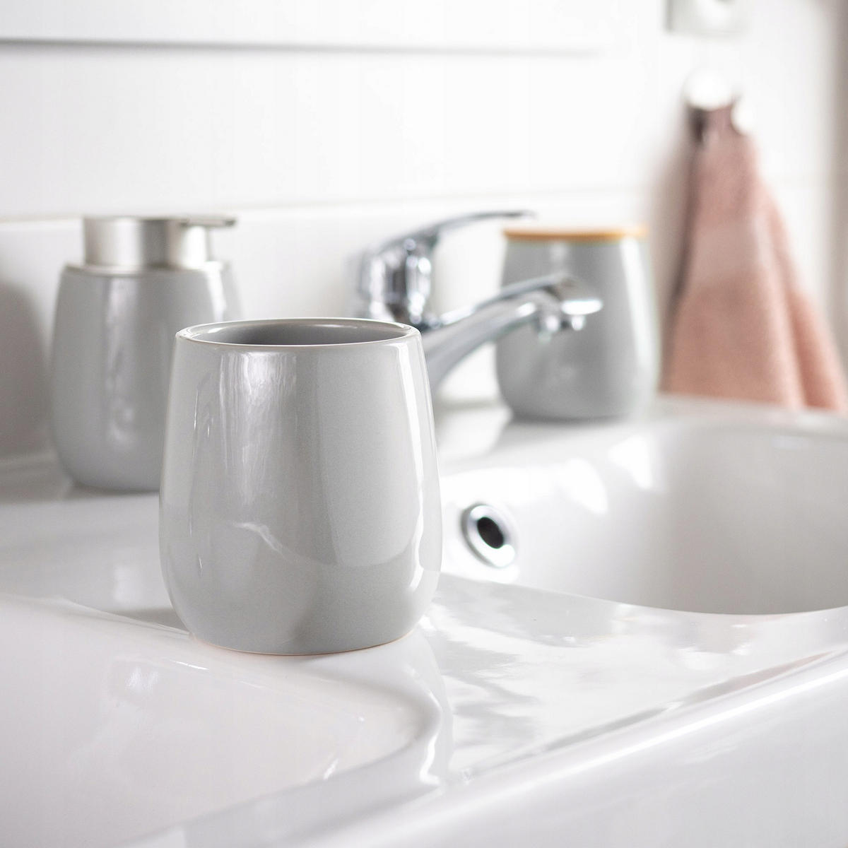 BADEZIMMERBECHER 10 cm, grau - Grau, Keramik (10/10cm) - KADAX