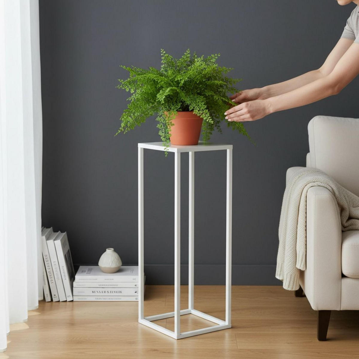 DANDIBO Blumenhocker Metall Weiß Eckig 50 cm Blumenständer Beistelltisch 96482 S Blumensäule Modern Pflanzenständer Pflanzenhocker - Weiß, Metall (18/50/18cm) - DanDiBo
