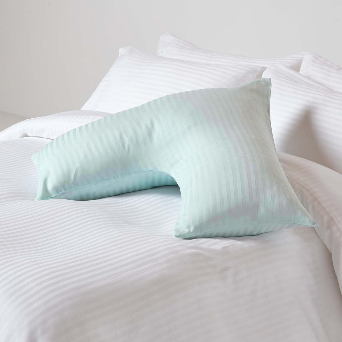 KISSENBEZUG für V-Form-Kissen, Damast-Streifen, Fadendichte 330 - Blau, Textil (38/76cm) - Homescapes