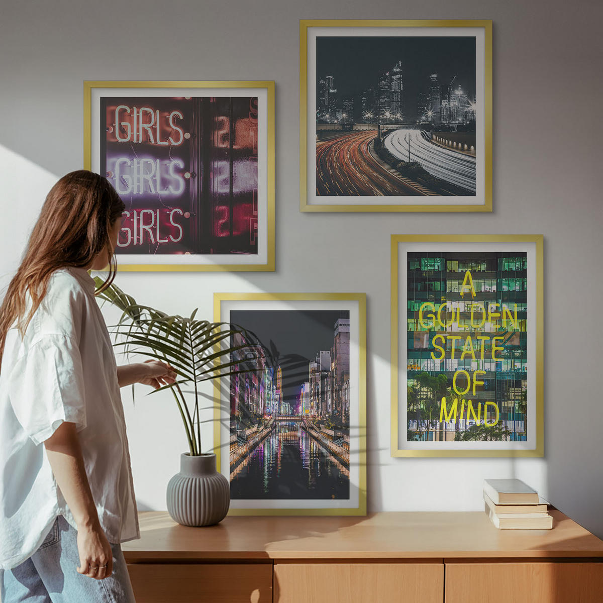 WANDBILDER 4er Set - 50x50 cm & 40x60 cm Goldrahmen - Neonreklamen in der Stadt bei Nacht - Goldfarben, Kunststoff (50/50cm) - ArtPrintCave