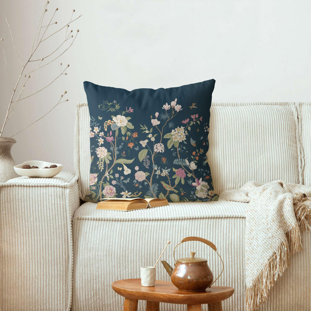 DEKOKISSEN Illustrierte Blumen Chinoiserie auf Dunkelblau 50/50 cm - Blau, Textil (50/50/10cm) - Bilderwelten