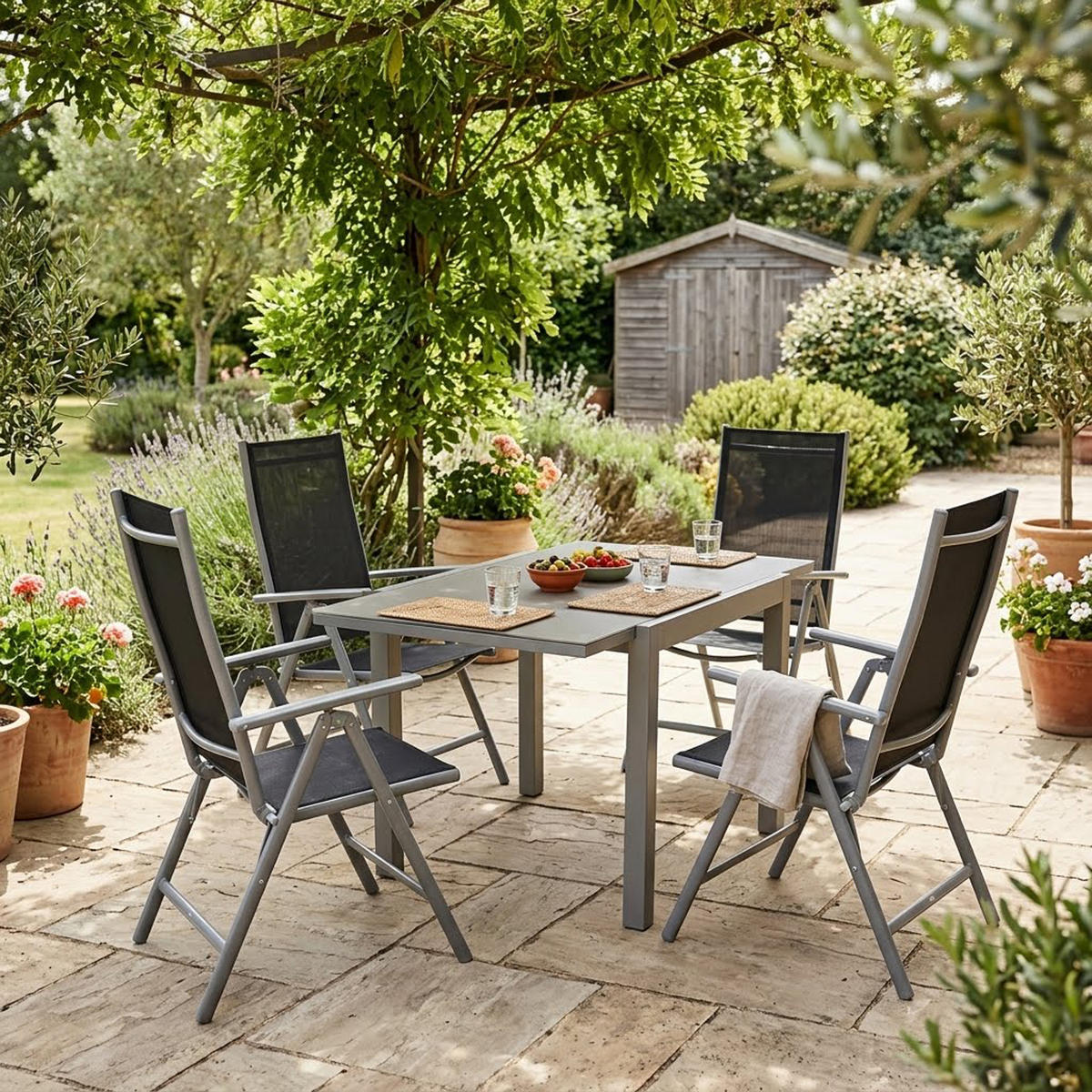 GARTEN-GARNITUR Ashford - 5-teilige Garten-Essgruppe (4x Klappsessel mit Aluminiumgestell grau, Bespannung Textilene schwarz - Schwarz, Metall - TPFGarden