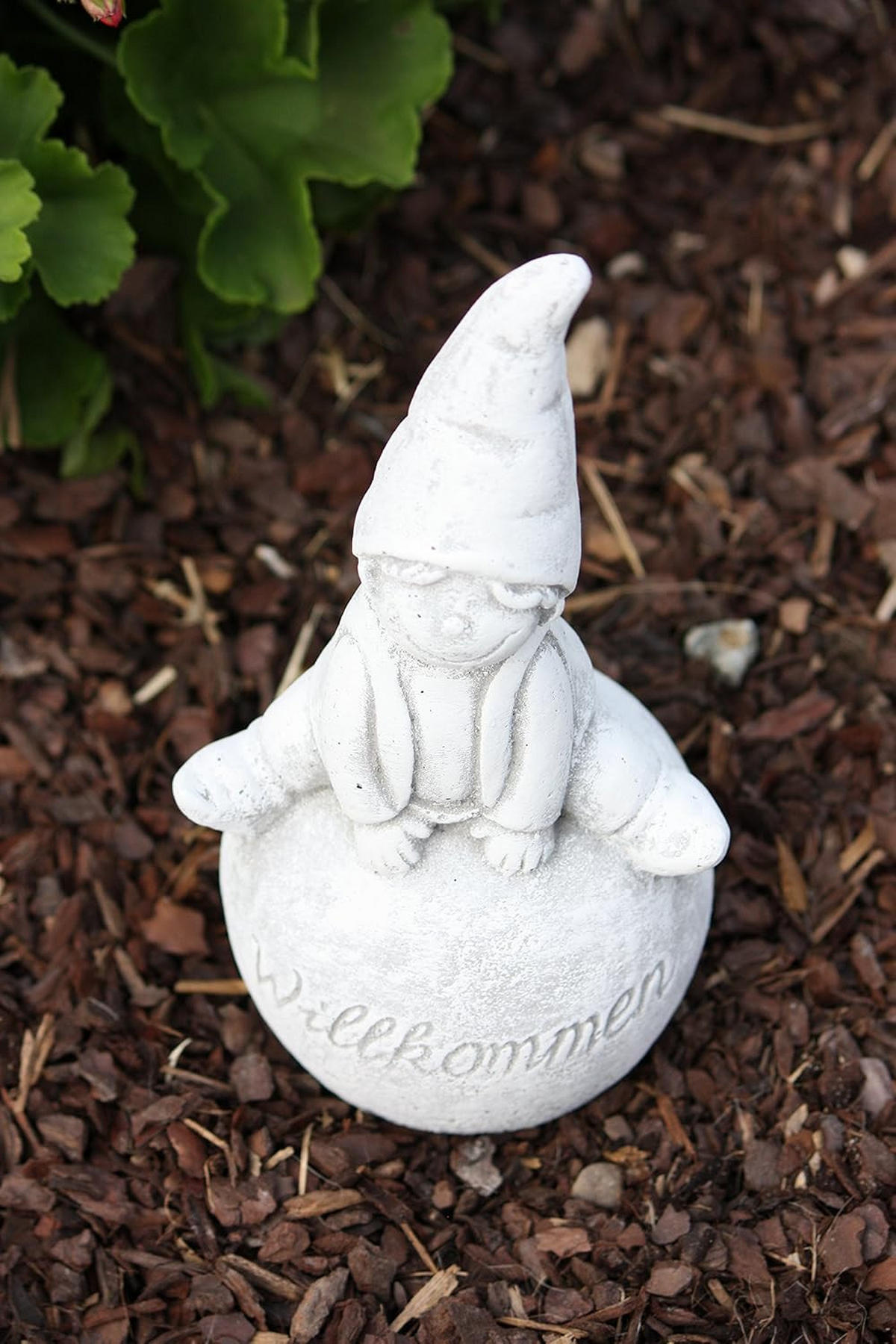 STEINFIGUR Wichtel auf Kugel Willkommen frostfest Steinguss - Grau, Stein (12/24/12cm) - stoneandstyle