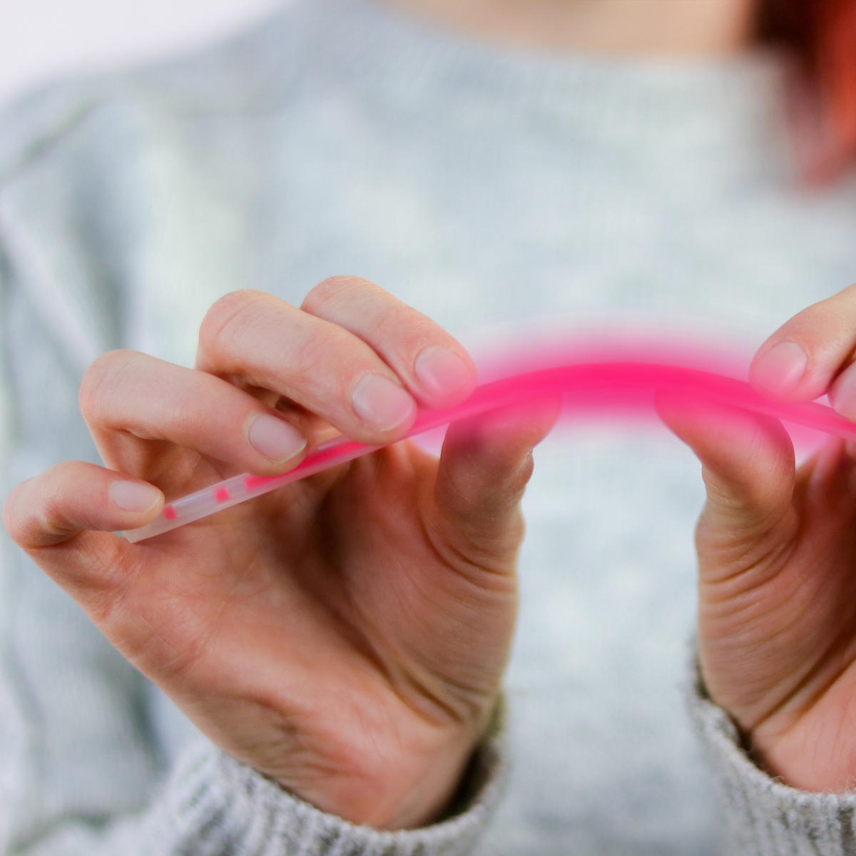 100XSVETELNÉ tyčinky - viacfarebná, plast (4.5/40/4.5cm) - Relaxdays