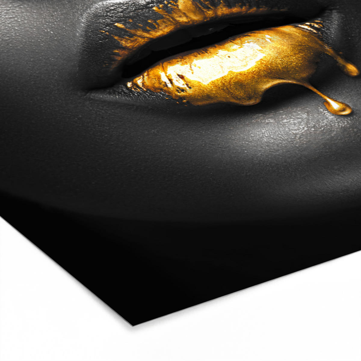 POSTER MIT RAHMEN Frau - Schwarz - Gold - Gesicht - Lippen 120x80 cm - Goldfarben, Papier (120/80cm) - MuchoWow