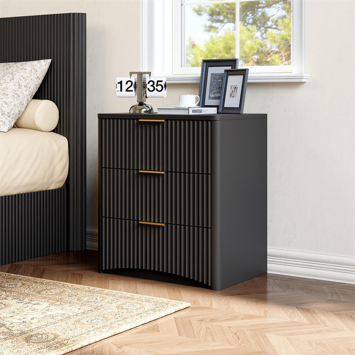 NACHTTISCH 58x38x64 cm mit 3 Schubladen - goldene Metallgriffe & geräuscharme Führung - Rillendesign - Schwarz - Schwarz, Holzwerkstoff (38/64/58cm) - DELFA