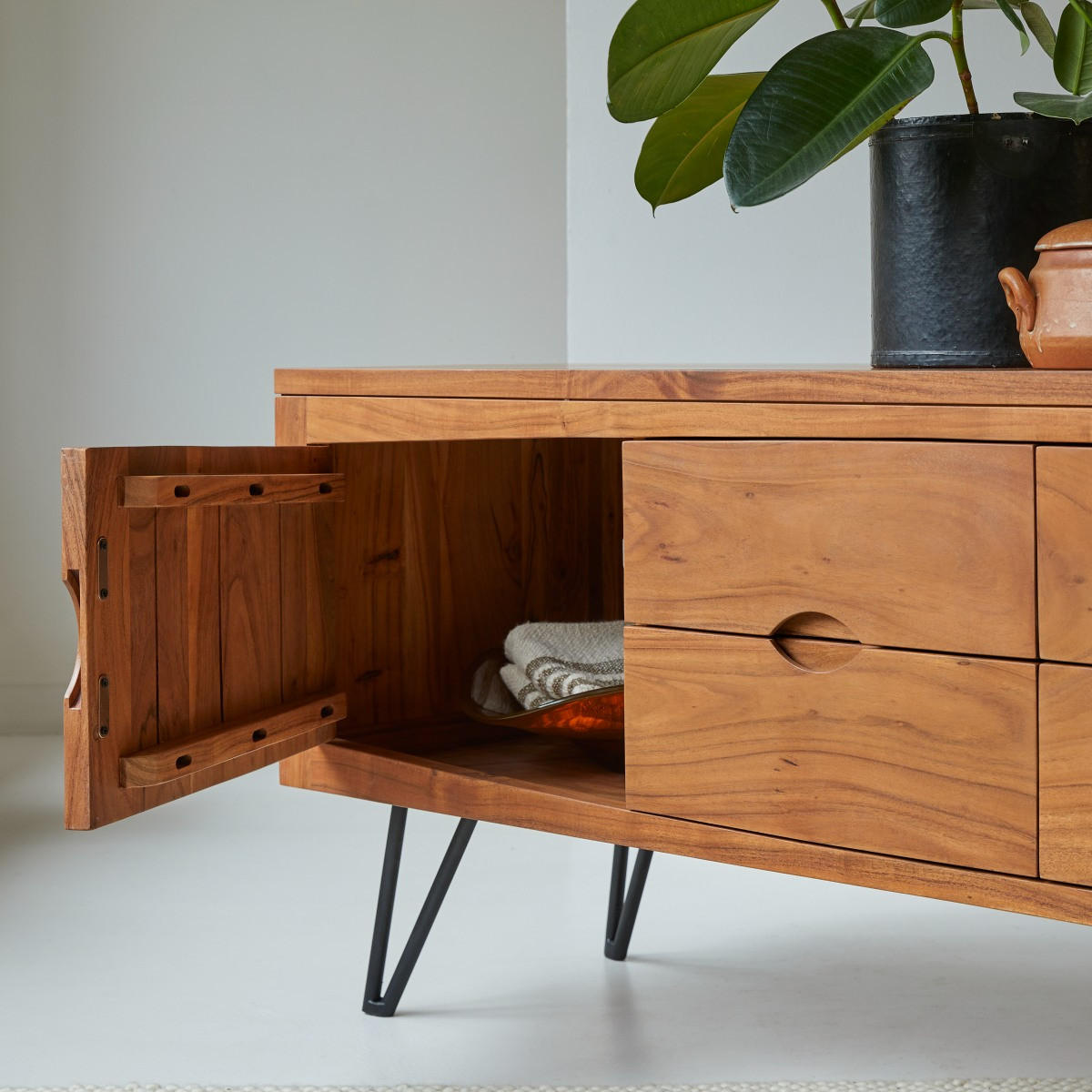 TV-SCHRANK Bonnie Dunkelbraun aus Akazie - Dunkelbraun, Holz (180/62/45cm) - Tikamoon