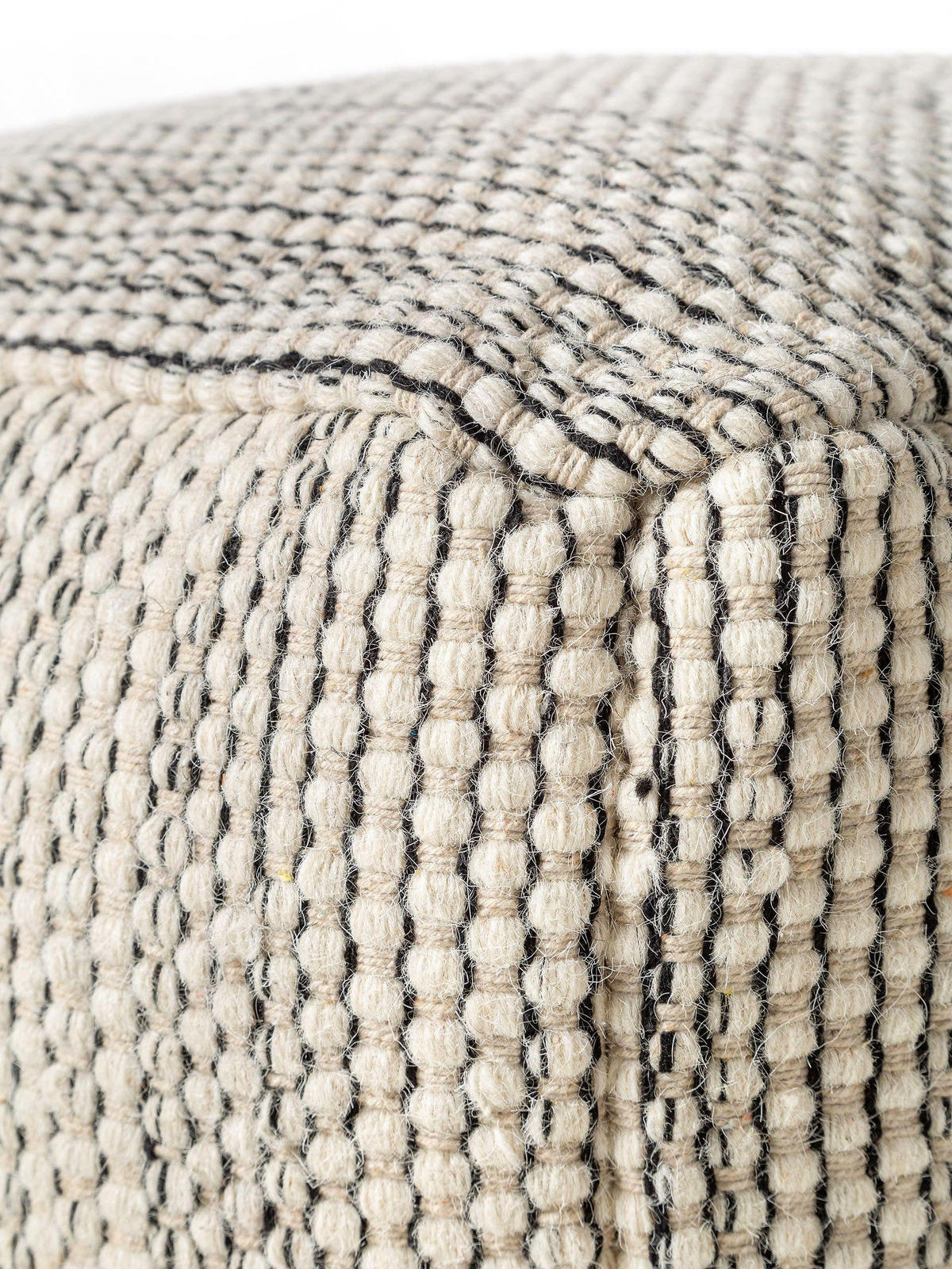 WOLL-POUF handgefertigt Rocco Beige/Schwarz 55x55x30 cm - Beige, Textil (55/30/55cm) - benuta Pure