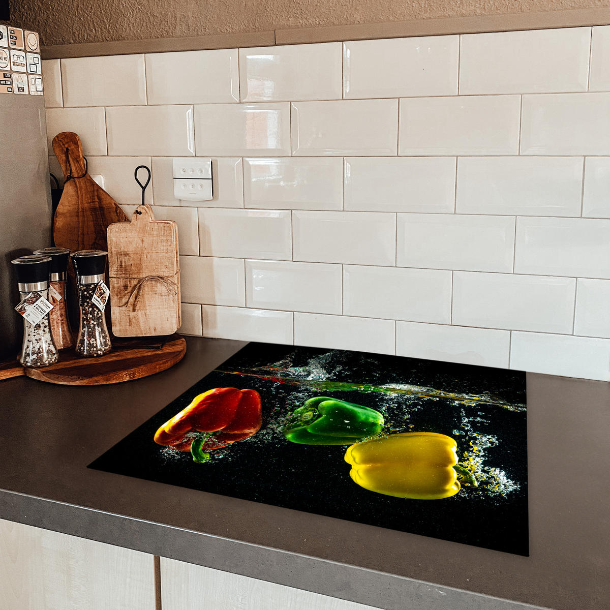 HERDABDECKPLATTE Paprika - Gemüse - Wasser - Schwarz - Rot - Grün - Gelb Herdabdeckung Induktionsfeld 60x52 cm - Multicolor, Kunststoff (60/52/0.2cm) - MuchoWow