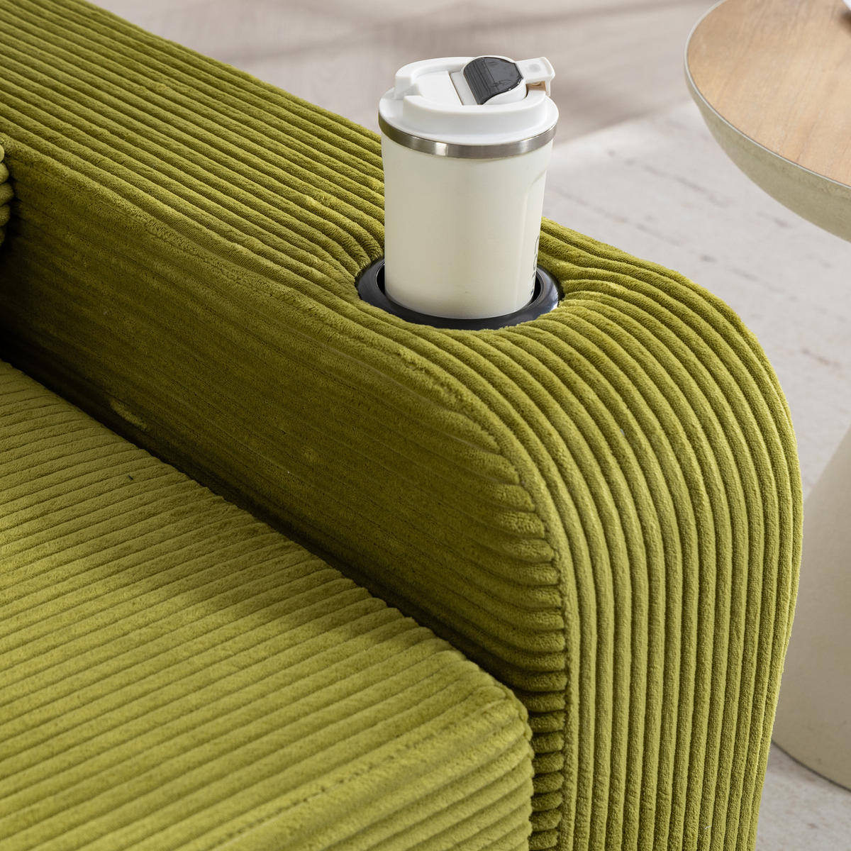2-SITZER SOFA Cord Olive mit Getränkehaltern und Seitentaschen - Grün, Textil (136/82.5/80cm) - WISHDOR