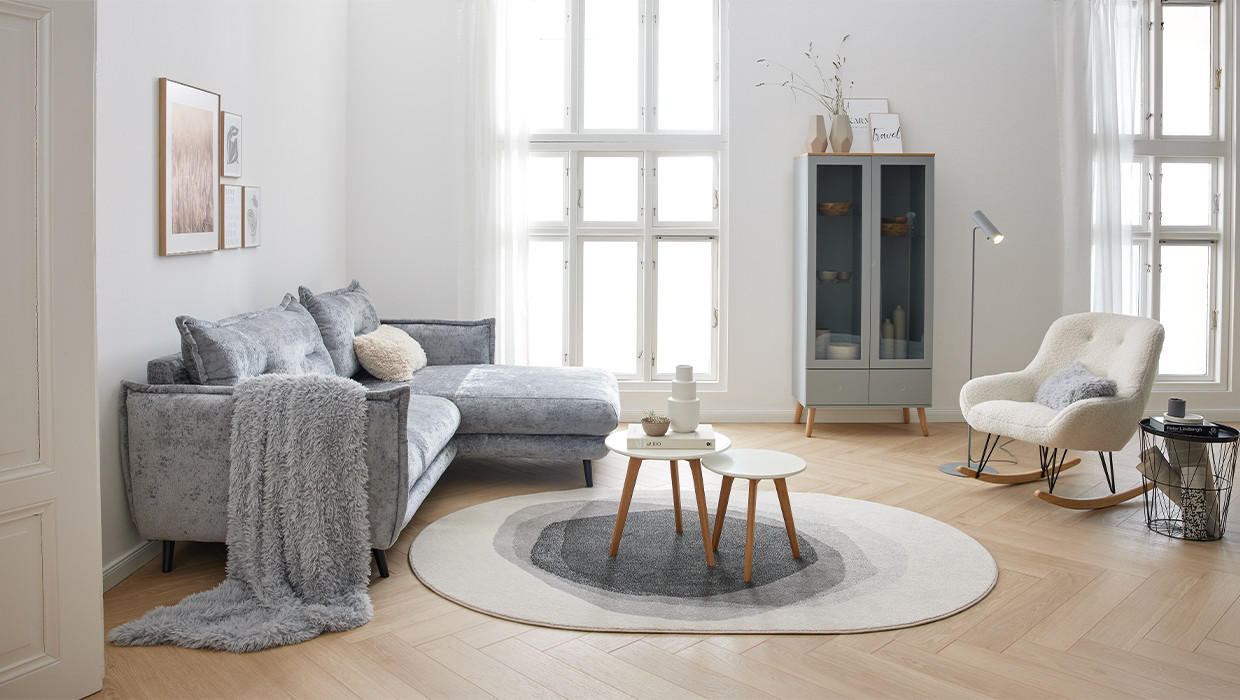Skandi graues Sofa