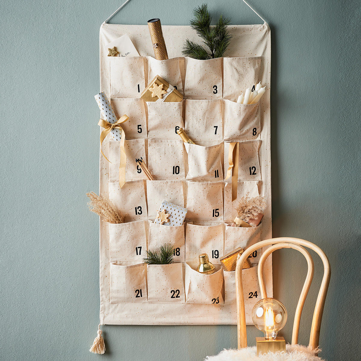 ADVENTSKALENDER Santa Is Coming - Beige/Goldfarben, Textil (71/71/123cm) - Butlers