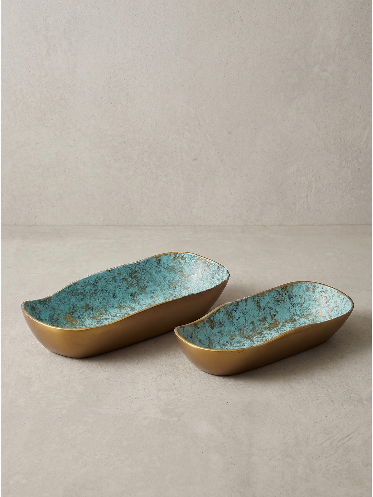 DEKOSCHALEN 2er-Set ENZ, Aluminium, Grün-Gold, 40 x 16 x 8 cm - Grün, Metall (8cm) - KADIMA DESIGN