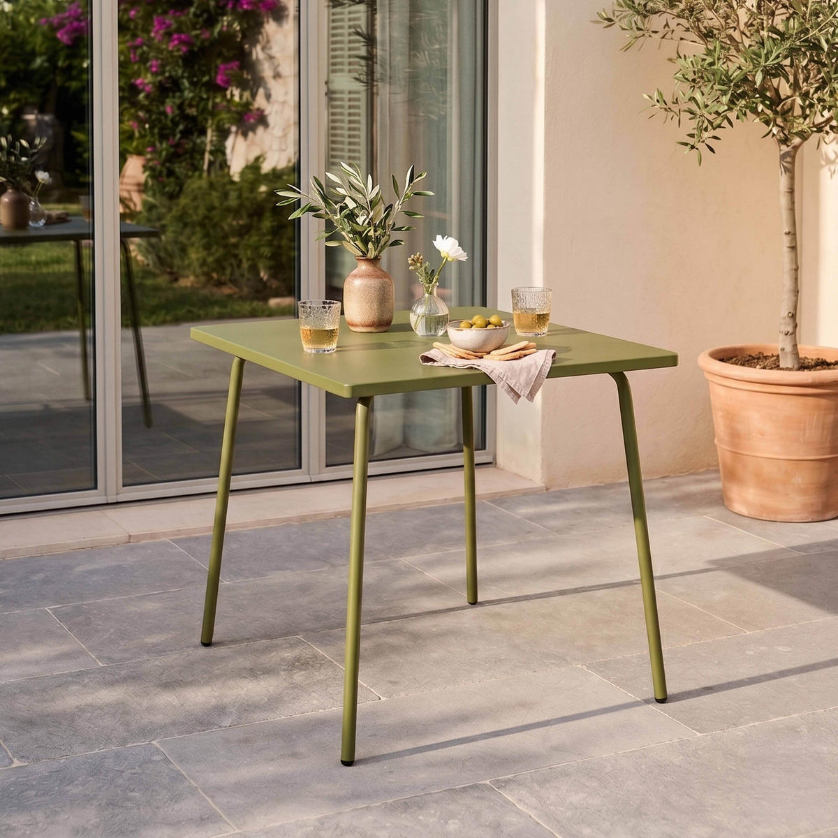 GARTENTISCH, Khakigrün - Olivgrün, Metall (70/70/72cm) - Oviala
