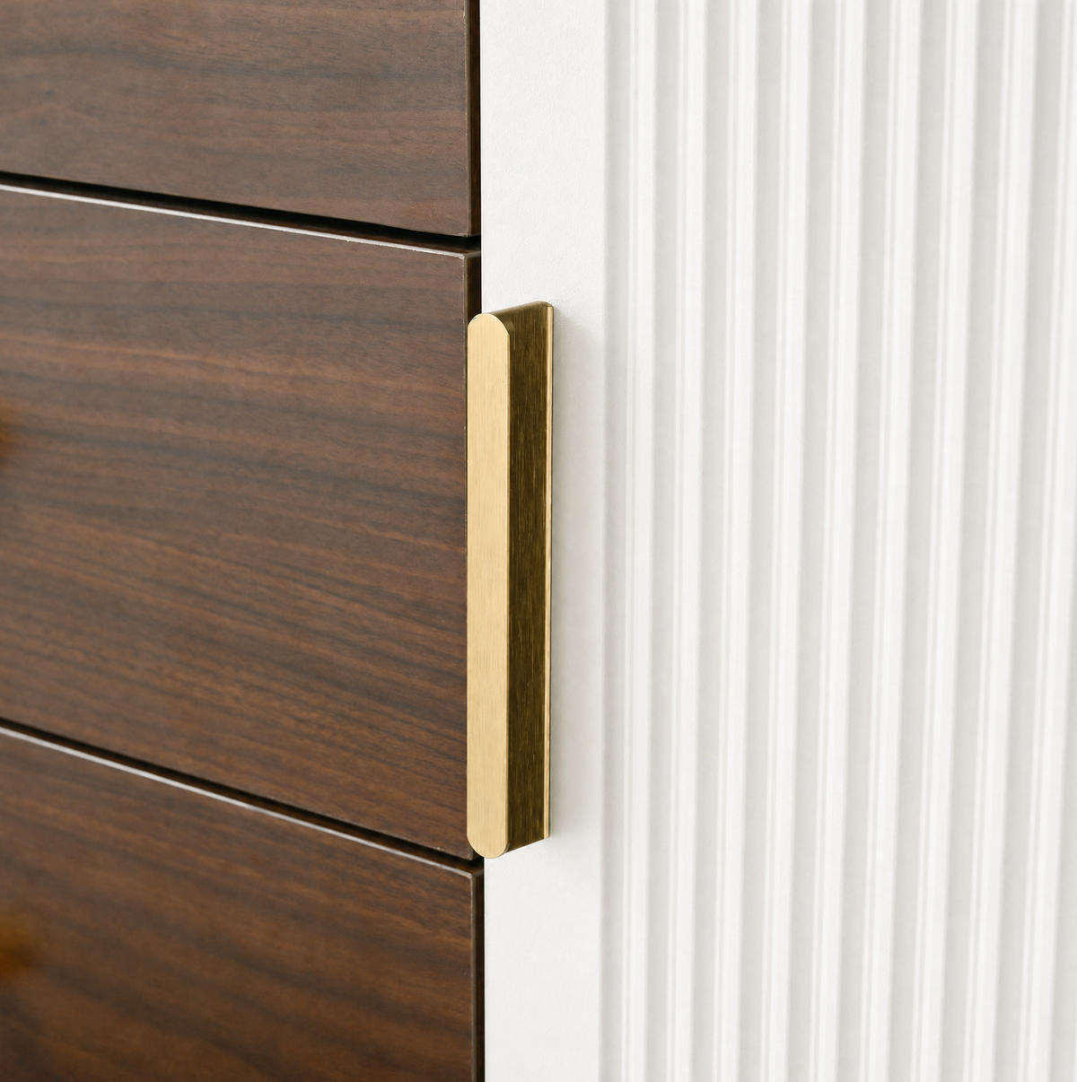 LOWBOARD 180/40/46 cm weiß aus MDF mit 3 Türen und Kabelmanagement - Weiß, Holzwerkstoff (180/46/40cm) - OKWISH