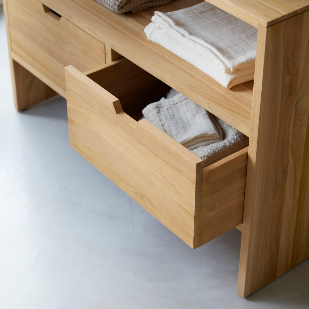 WASCHTISCHUNTERSCHRANK Kwarto Natur aus Teak - Naturfarben, Holz (110/78/50cm) - Tikamoon