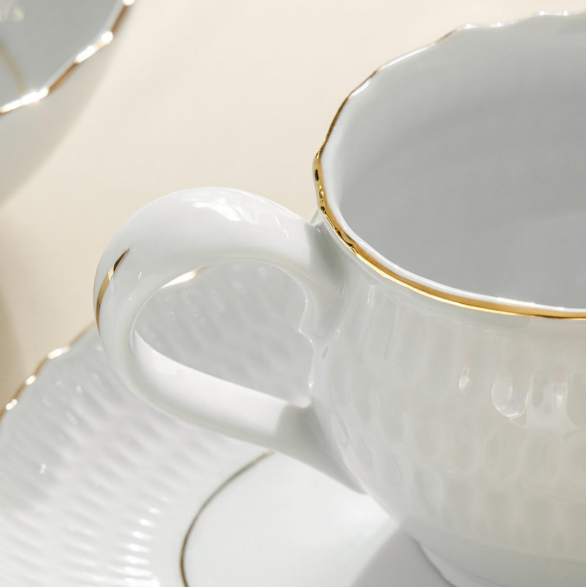 SAUCIERE MIT UNTERTASSE CMIELOW SOFIA GOLDRAND aus Porzellan - Weiß, Keramik (17.5/18/9cm) - KONSIMO®