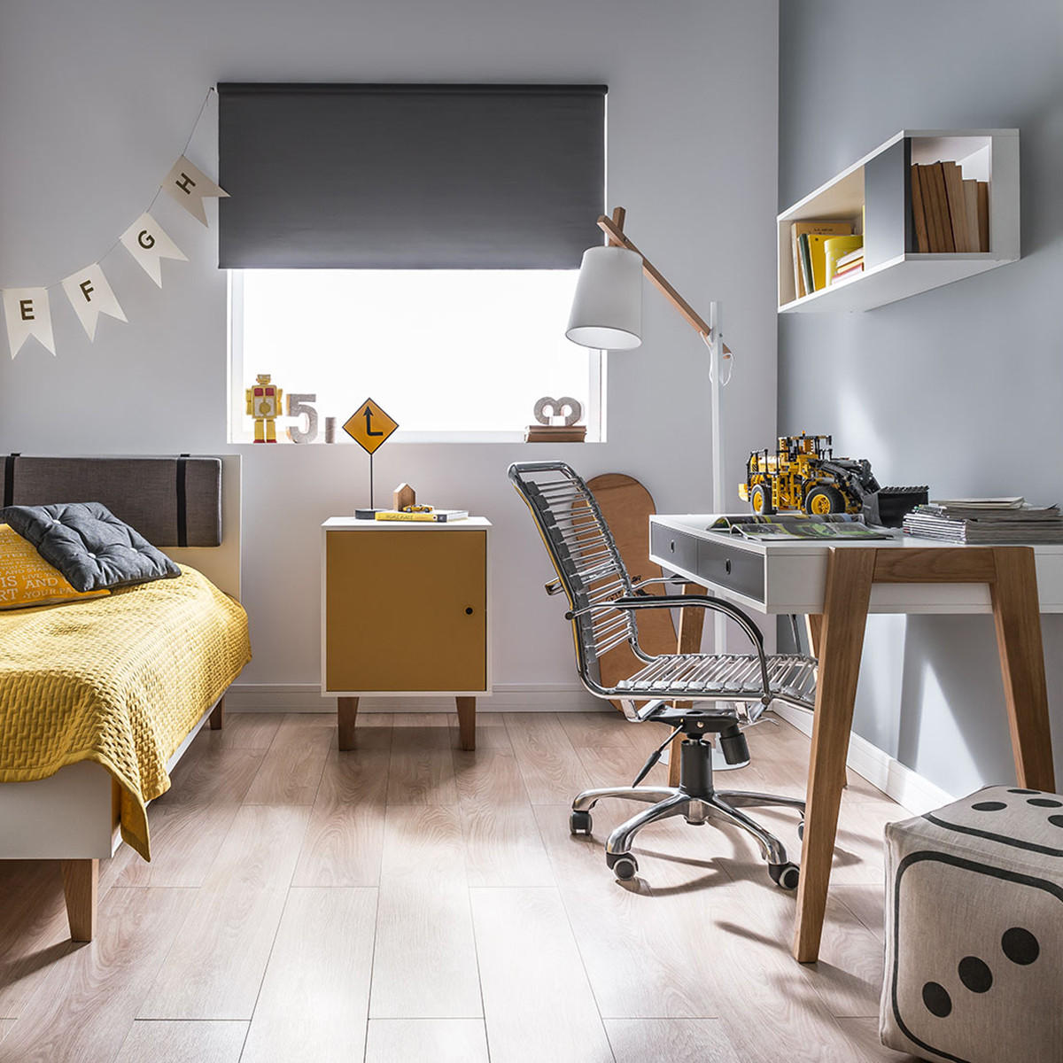 SCHREIBTISCH Grau - Grau, Holzwerkstoff (128/60/76cm) - Petits-meubles