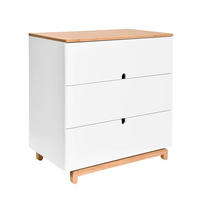 OTROŠKA KOMODA Bela in les - bela, leseni material (90/90/50cm) - Petits-meubles