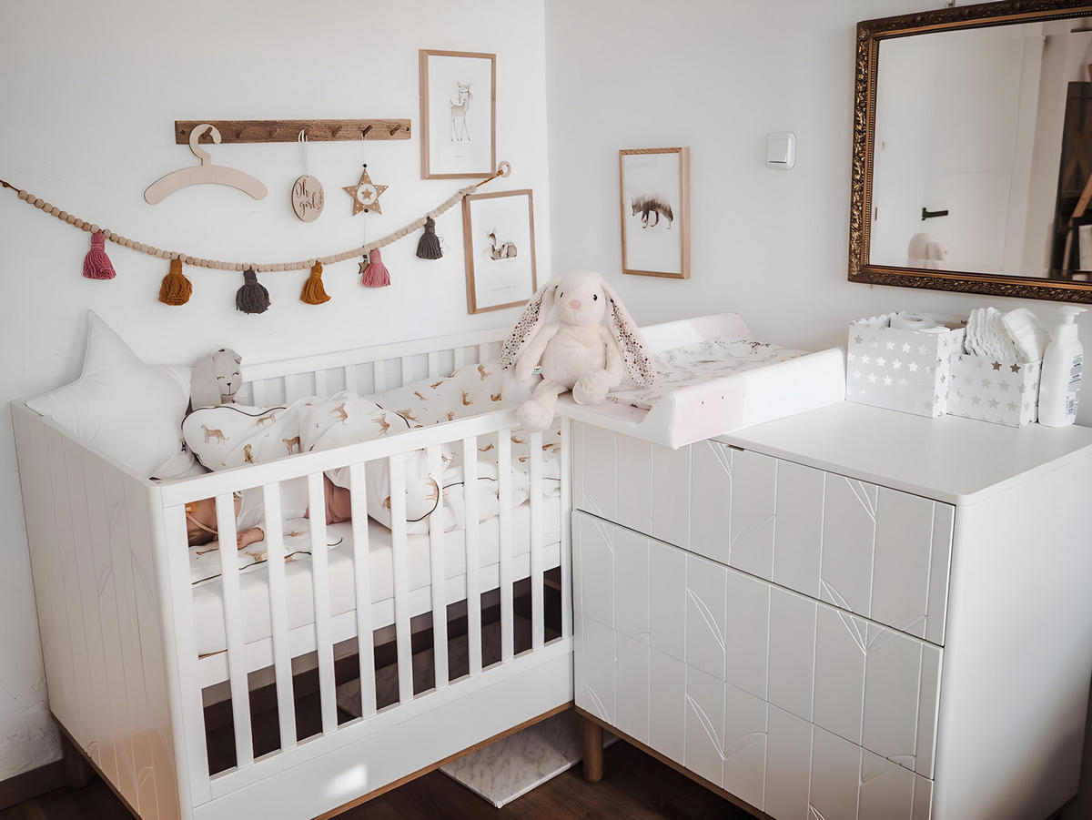 KINDERKOMMODE Toteme – rustikale Eleganz und Funktionalität Weiß - Weiß, Holzwerkstoff (90/91/50cm) - RAUMHIRSCH FURNITURE