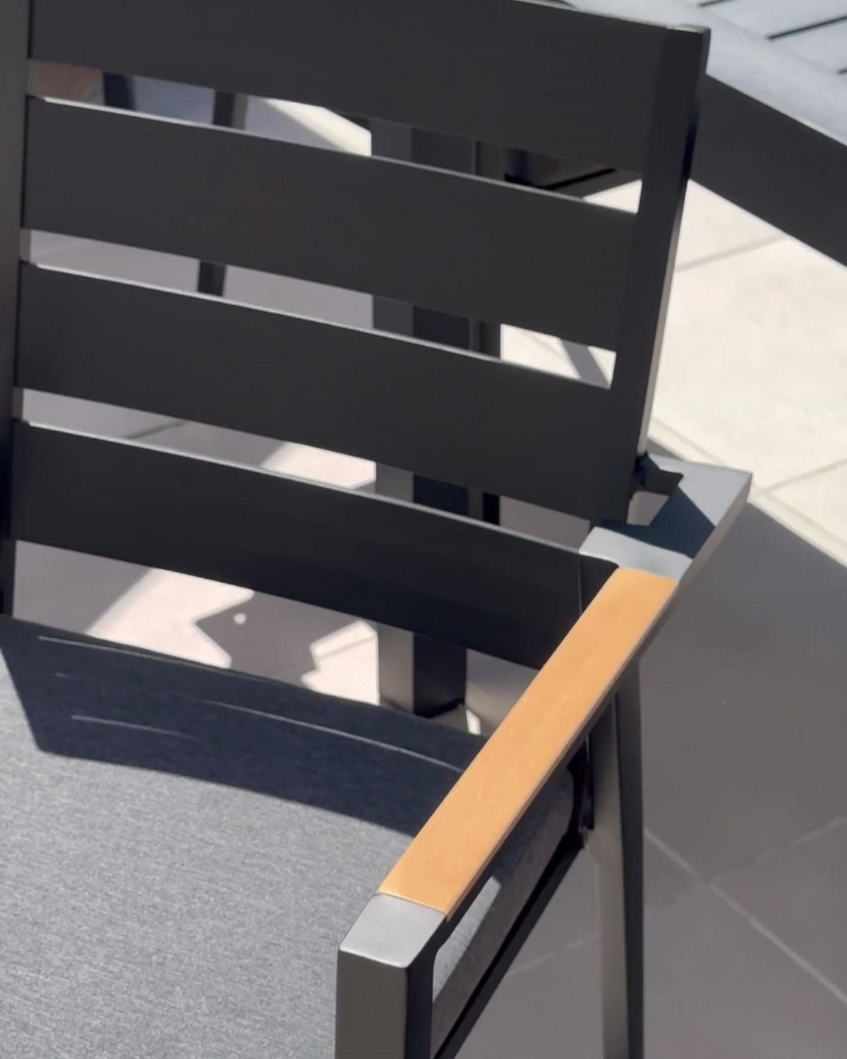 GARTENSTUHL 6er-Set Aluminium schwarz Taviano - Schwarz, Metall (54/86/58cm) - Beliani