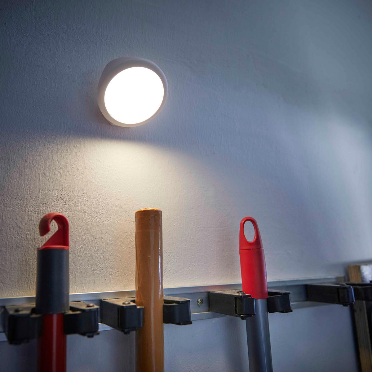 LED-SENSORLEUCHTE - warmweißes Licht mit Bewegungsmelder für Flur und Abstellkammer, batteriebetrieben, 3er-Set - Weiß, Kunststoff (3/8/8cm) - Northpoint