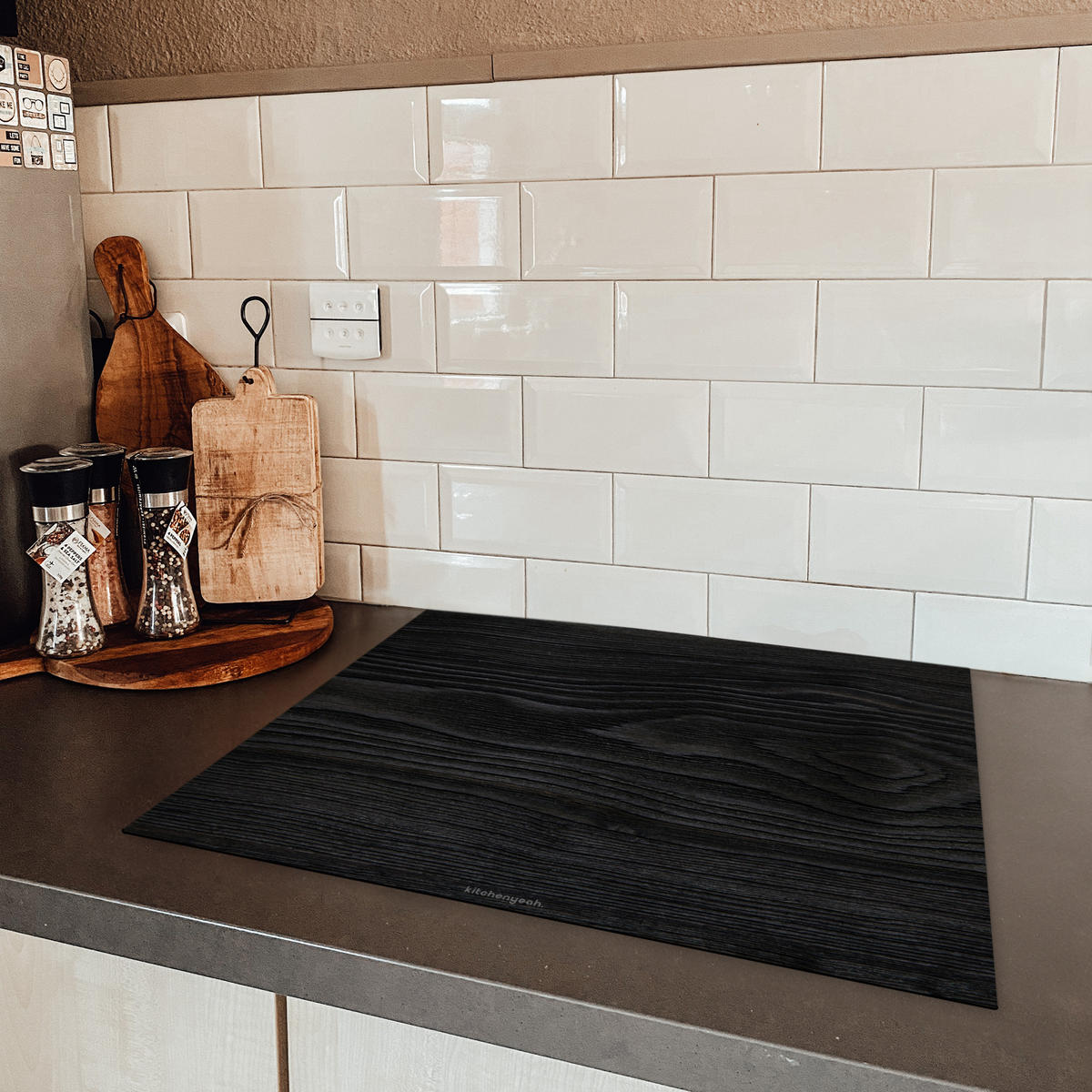 HERDABDECKPLATTE Schwarz - Holzoptik 65x52 cm - Schwarz, Kunststoff (65/52/0.2cm) - MuchoWow