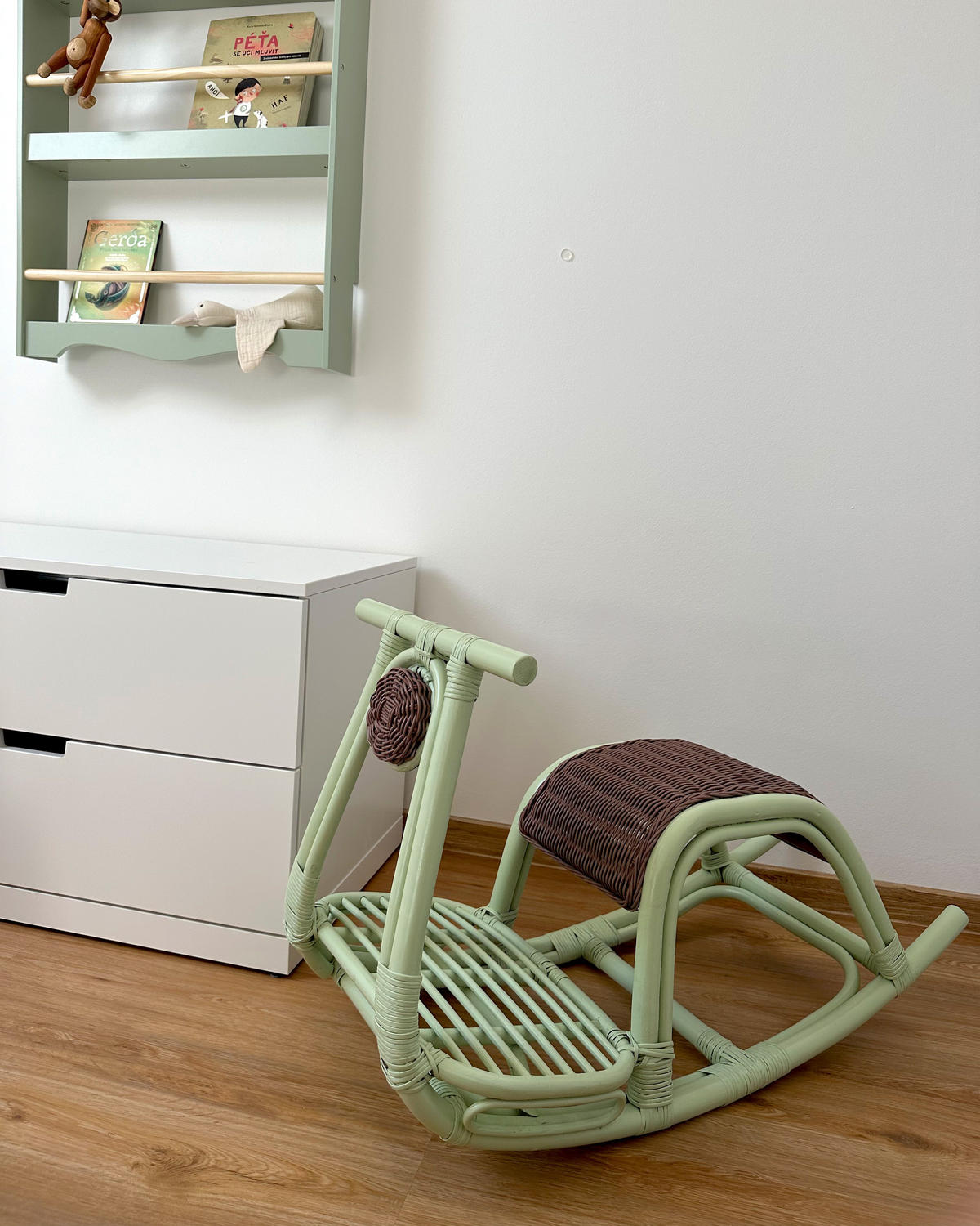 DĚTSKÉ KŘESLO Světle zelené Aspria - světle zelená/hnědá, přírodní materiály (42/53/85cm) - Beliani