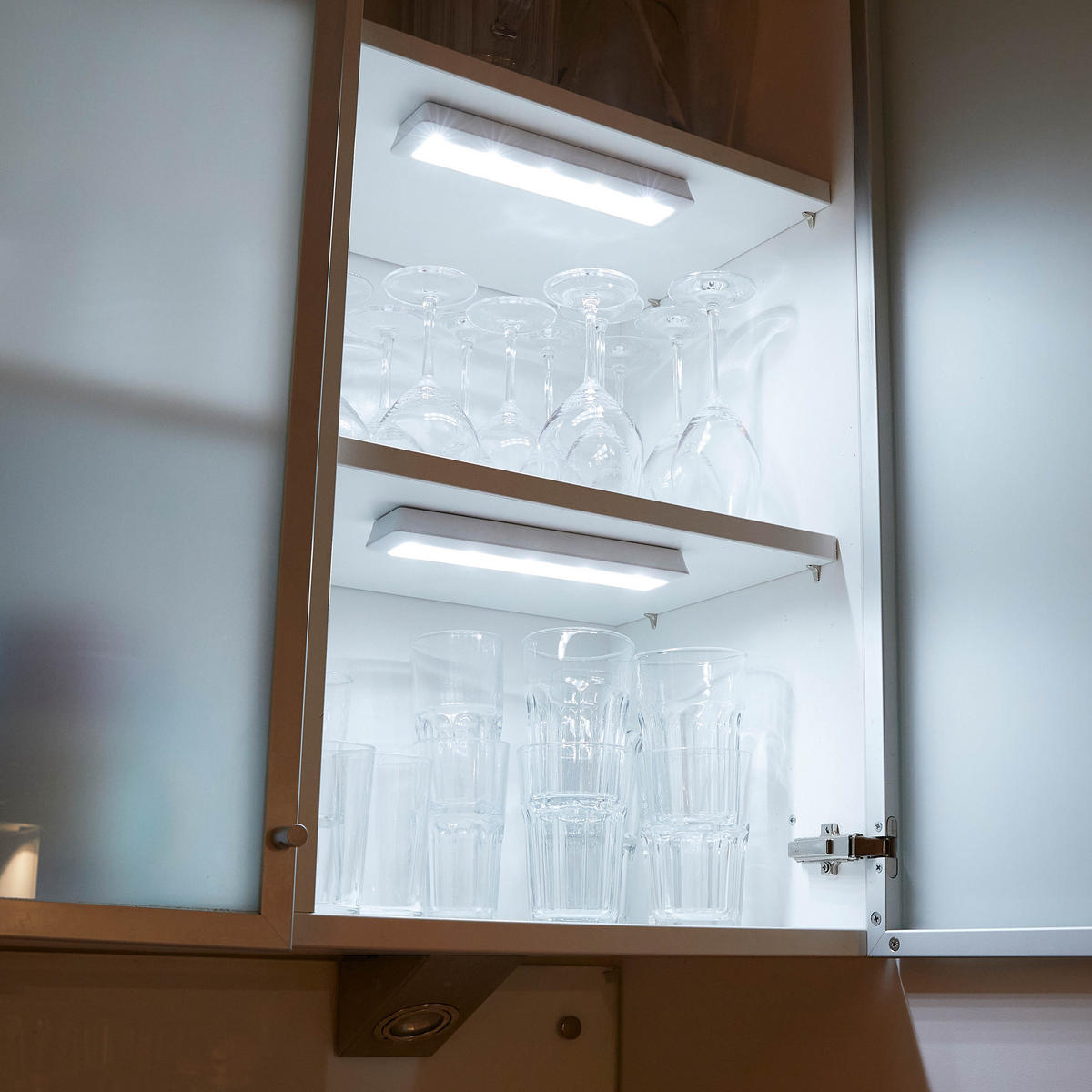 LED-BATTERIE-BELEUCHTUNGSSCHIENE - dimmbar mit Touch-Schalter für Kleiderschrank - Weiß, Kunststoff (6/30/3.5cm) - Northpoint