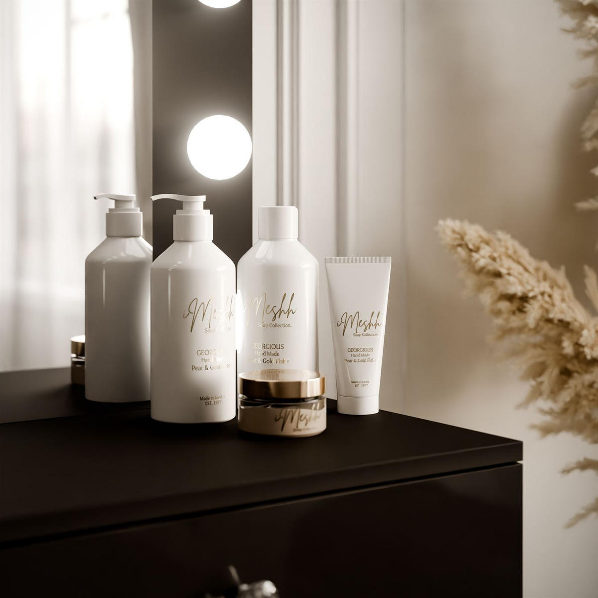 SCHMINKTISCH BLANCO mit Spiegel und Beleuchtung Gold Chrom Schwarz Hochglanz Kristallgriff - Schwarz Hochglanz/Goldfarben, Holzwerkstoff (100/146/42cm) - Lookway