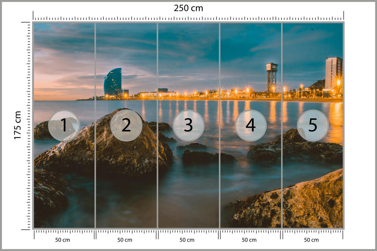 FOTOTAPETE für Wohnzimmer Barcelona Küste Nacht Meer Felsen 250x175 - Blau, Papier (250/175cm) - Muralo
