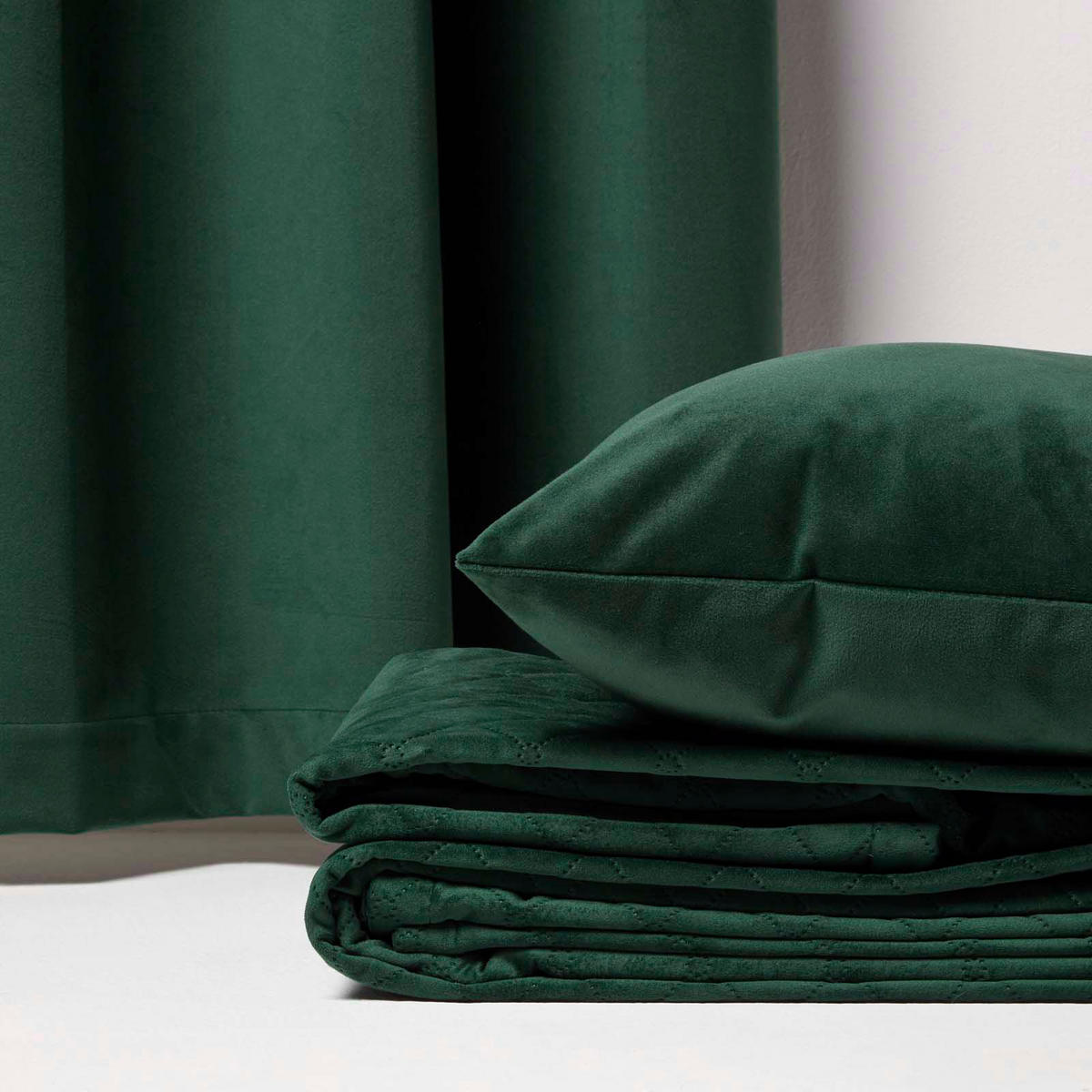 SAMT-WOHNDECKE 150/200 cm, gesteppt - Grün, Textil (150/200cm) - Homescapes