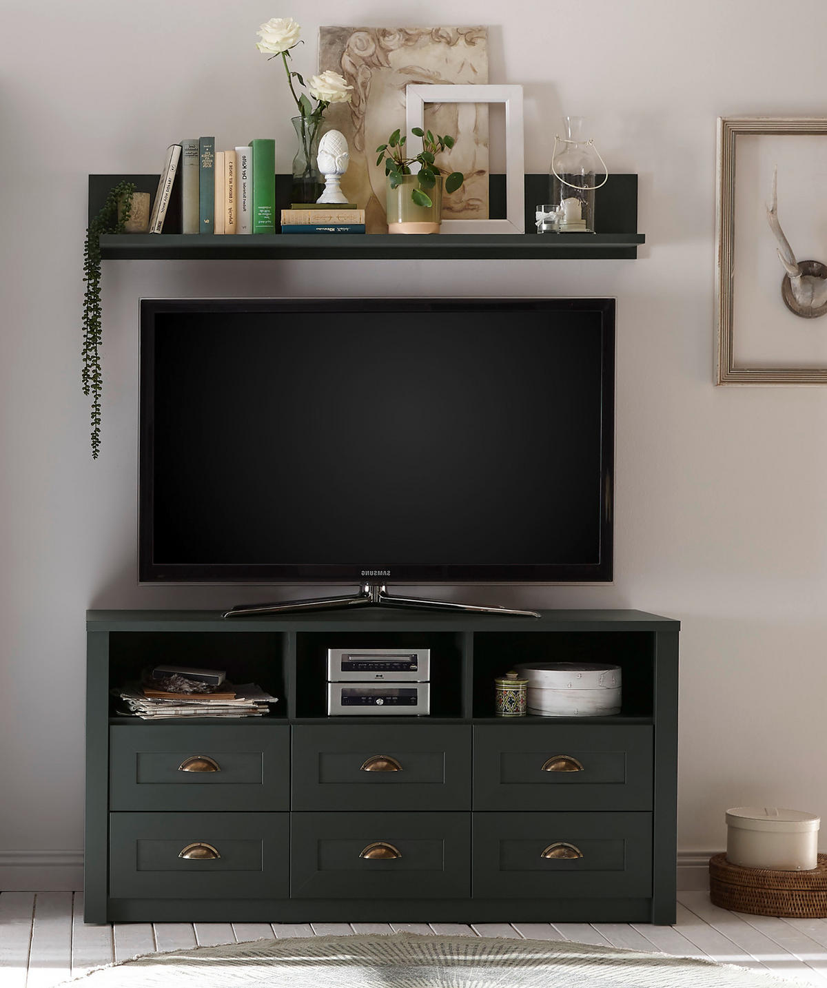 TV-LOWBOARD grün Landhaus, TV Unterteil mit Komforthöhe 130 x 67 cm - Chromfarben/Schwarz, Holzwerkstoff/Kunststoff (130/67/43cm) - Furn.Design