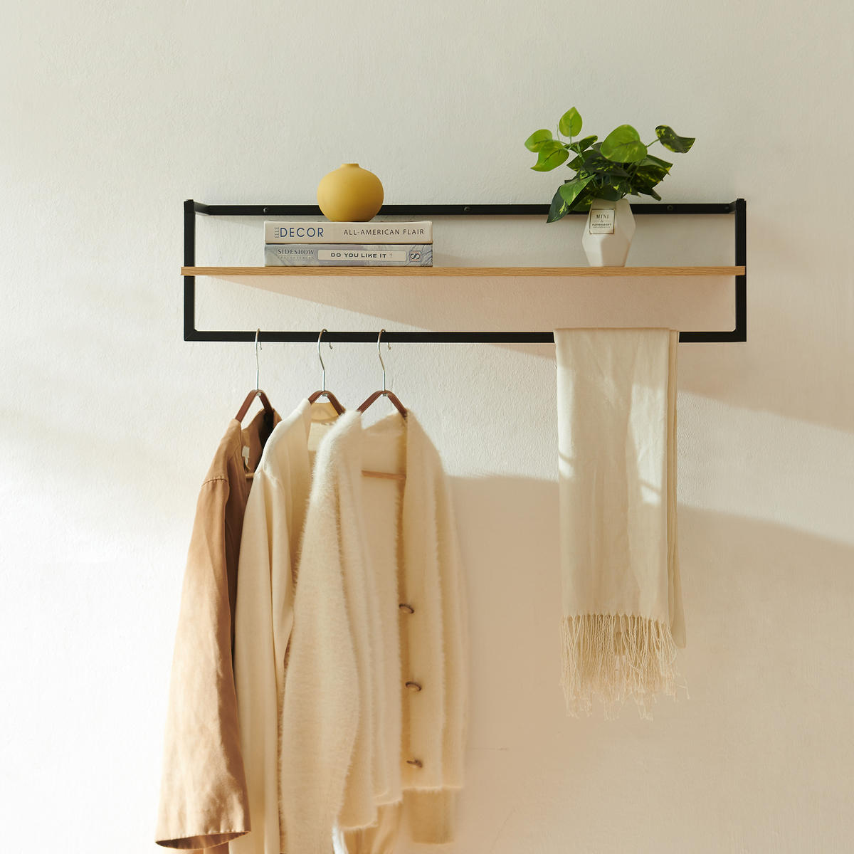 WANDGARDEROBE Evje - Eichefarben/Schwarz, Holzwerkstoff/Metall (30/20/80cm) - [en.casa]