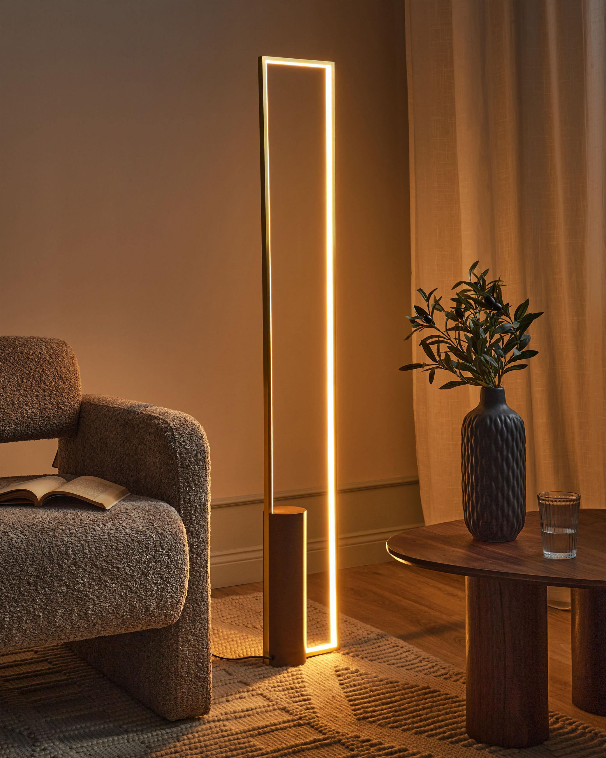LED-STEHLAMPE Gold/Braun Patricio - Goldfarben/Braun, Metall (10/20/140cm) - Beliani