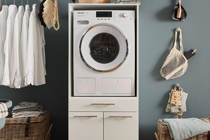 Skříň na pračku bílá