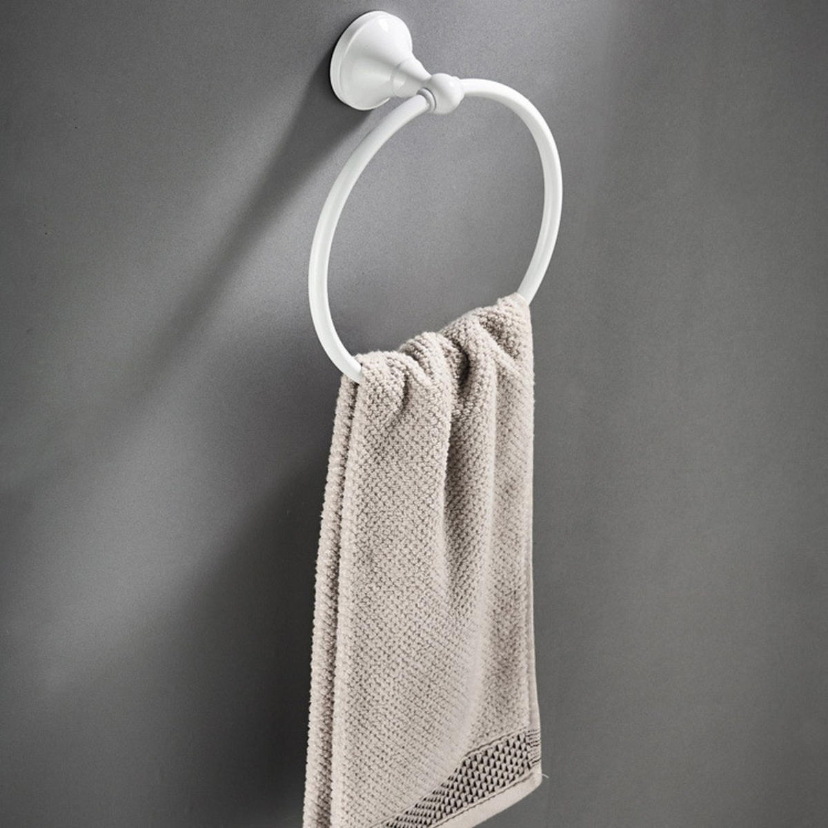HANDTUCHHALTER, Weiß ,Durchmesser 18,2 cm, Aus Messing - Weiß, Metall (18.2/7.2/18.2cm) - Weltevree
