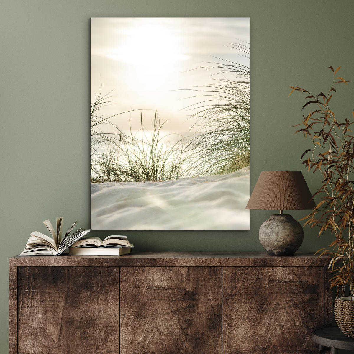 KOVOVÝ OBRAZ Duny s marramovou trávou pod slnkom nemeckého národného parku Schleswig-Holsteinisches Wattenmeer 60x80 cm - krémová, kov (60/80cm) - MuchoWow