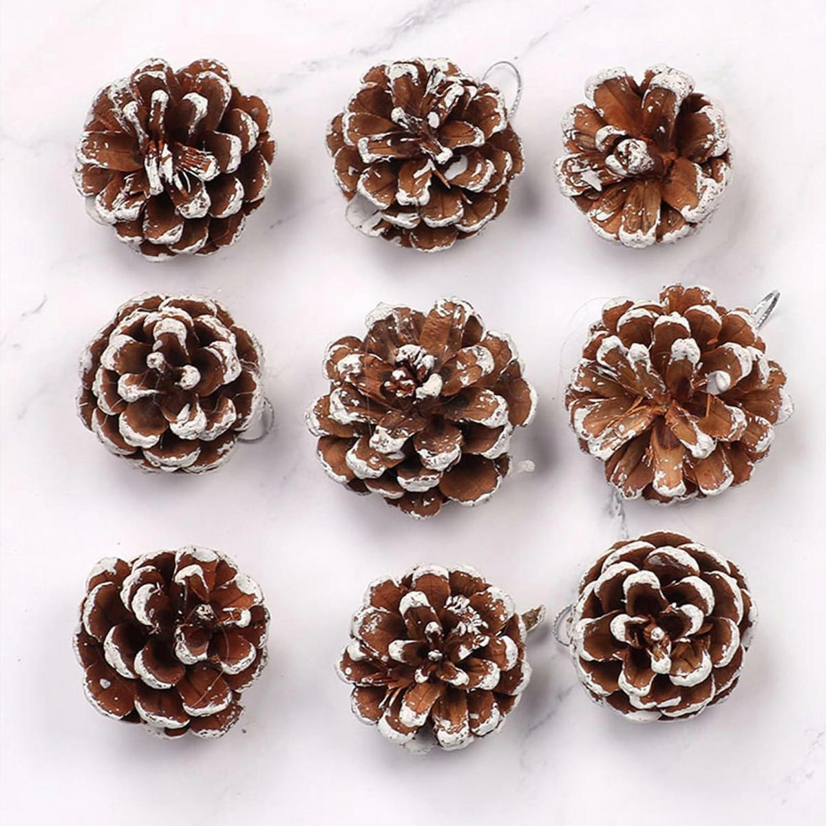 TANNENZAPFEN 48-teiliges Set mit Schnee-Effekt - Braun, Naturmaterialen (3/3/3cm)