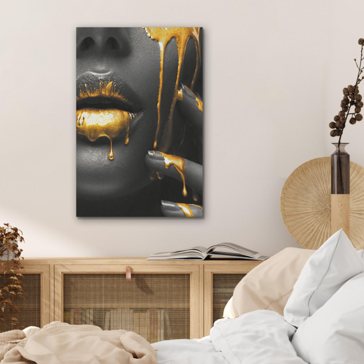 AKUSTICKÝ OBRAZ Žena - čierna - zlatá - tvár - pery 50x70 cm - zlatá, plast (50/70/0.9cm) - MuchoWow