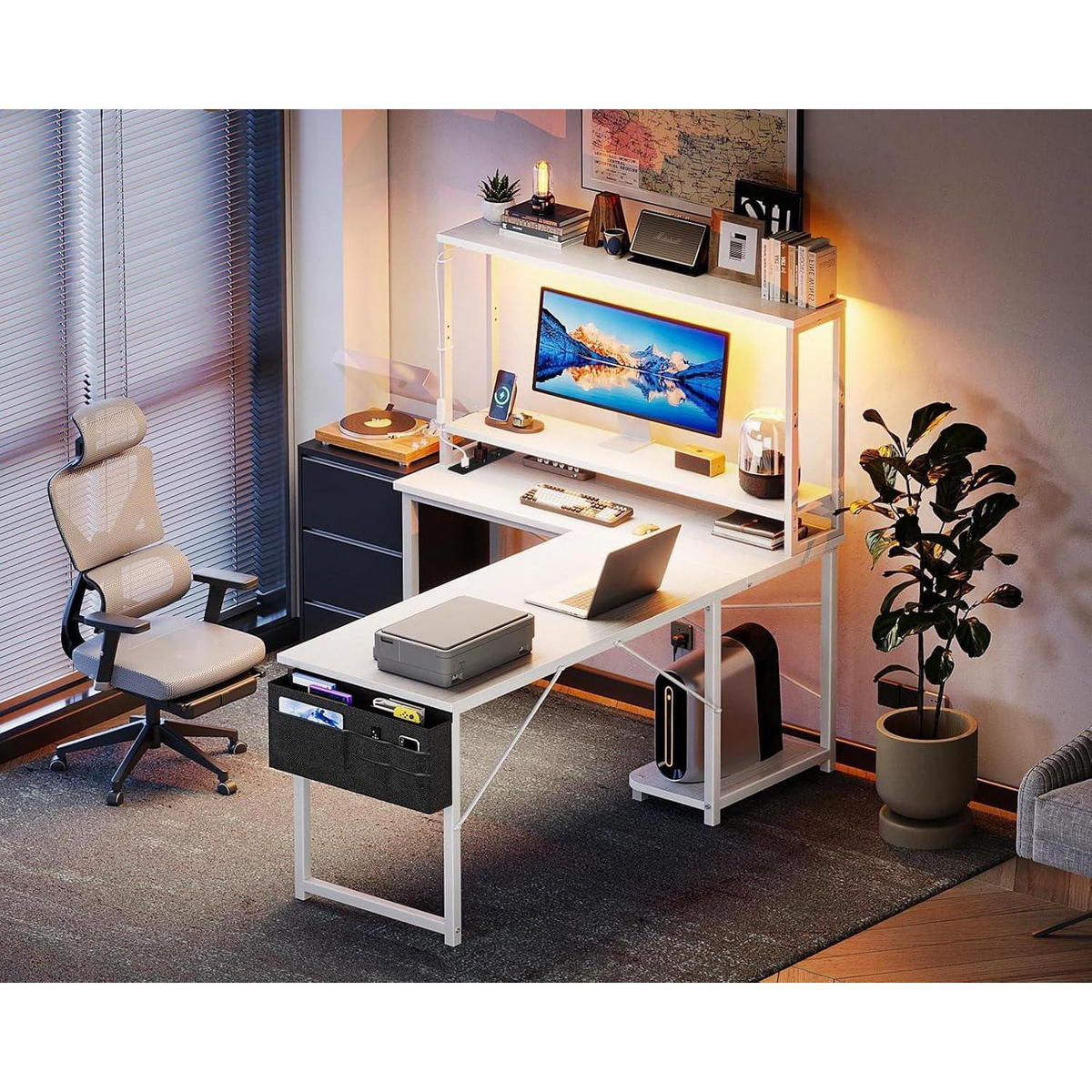 GAMING Tisch L-Form mit LED und Steckdosen 135 x 100 cm Weiß - Weiß, Holzwerkstoff (80/110/75.6cm)