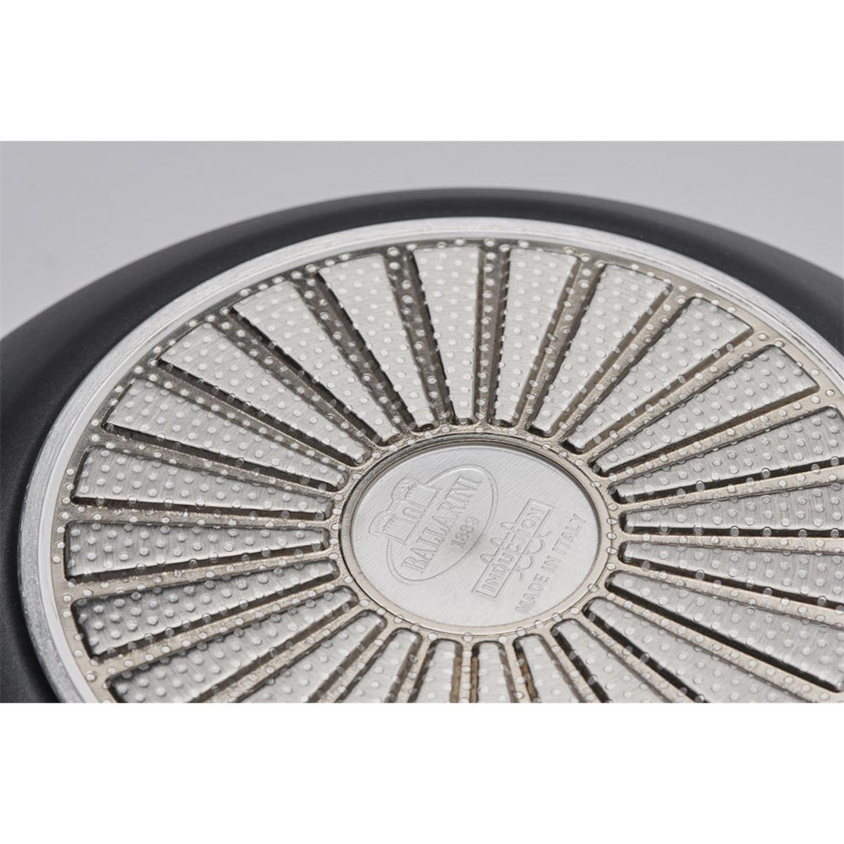 PFANNE Schwarz 49/31/11 cm ALBG8E030U - Schwarz, Metall (30cm) - Ballarini