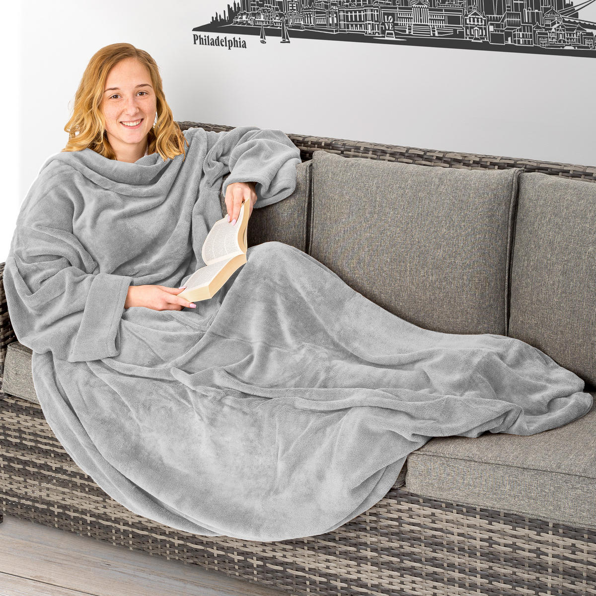 KUSCHELDECKE MIT ÄRMELN ,inklusive Tasche auf der Vorderseite,grau - Grau, Textil (150/180cm) - tectake
