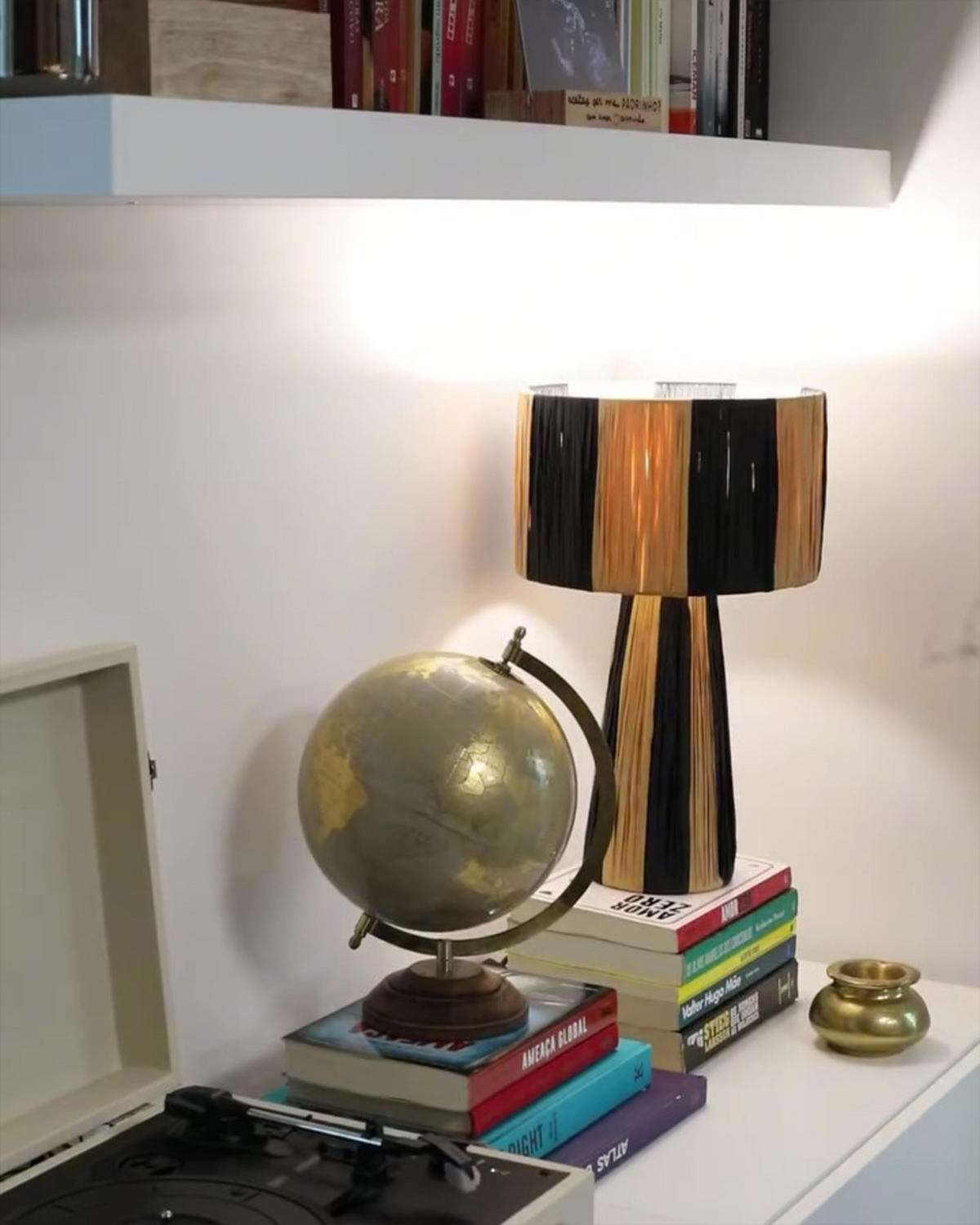 LAMPĂ DE MASĂ culoare naturală/neagră Welmel - culoare naturală/negru, materiale naturale (25/25/41cm) - Beliani