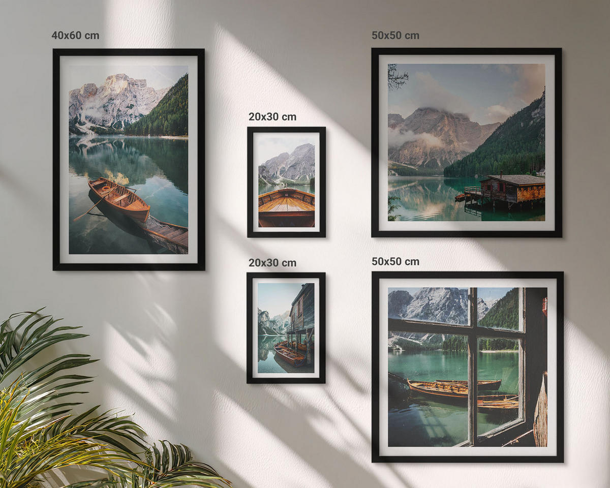 BILDER SET 5er Set - 50x50 cm & 20x30 cm & 40x60 cm Schwarzer Rahmen - See, Berge, Boote, Hütte, Fenster - Schwarz, Kunststoff (40/60cm) - TULUP