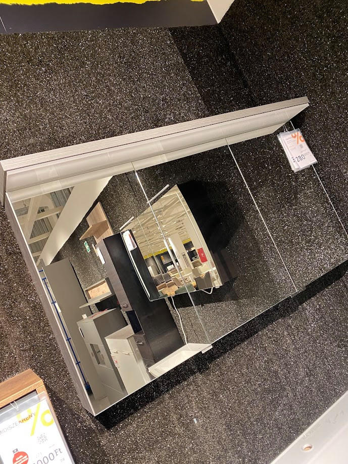 TÜKRÖS SZEKRÉNY NV.017-BUDAÖRS OUTLET - Novel