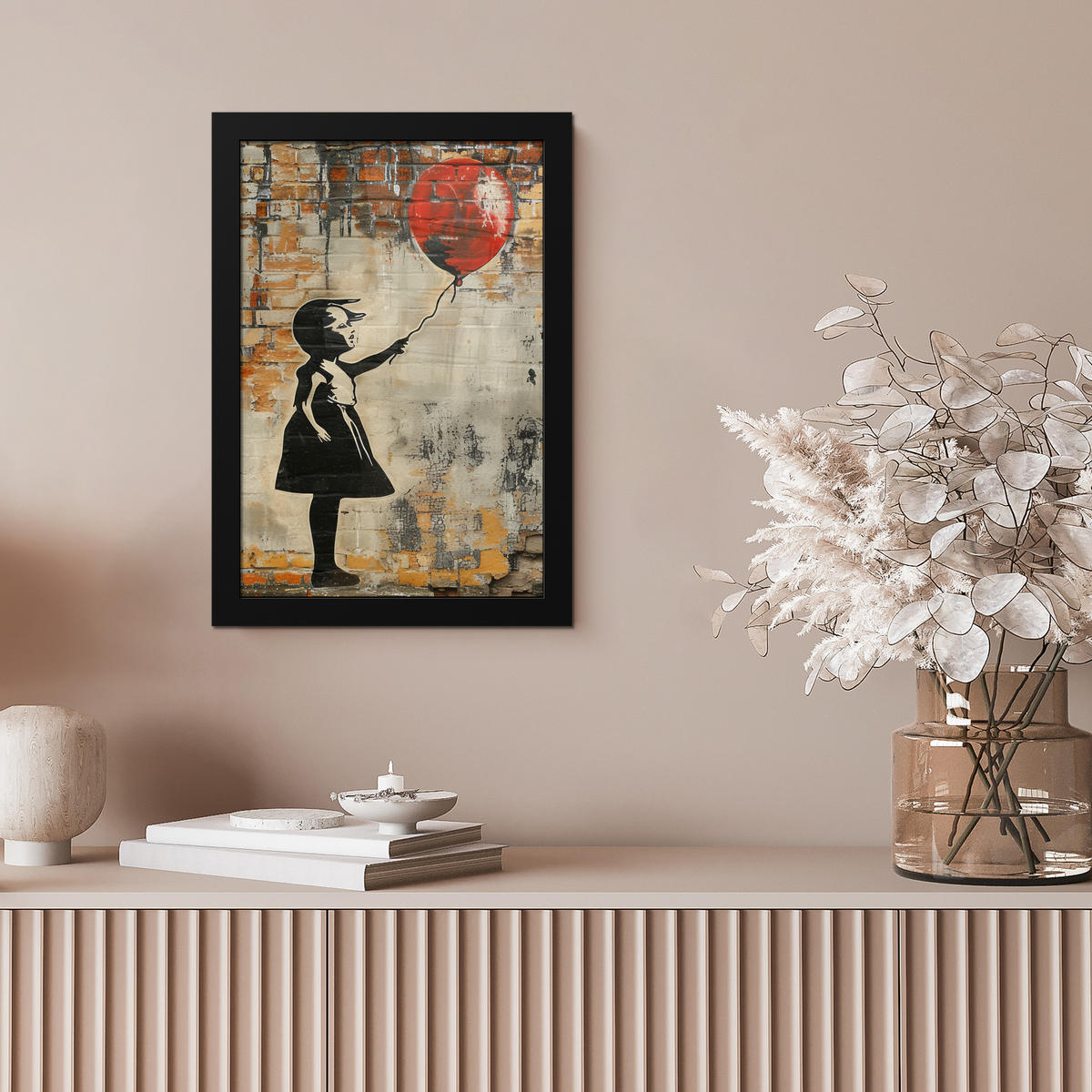 GERAHMTES BILD Graffiti - Banksy - Mädchen - Straßenkunst 20x30 cm - Sandfarben, Papier (20/30cm) - MuchoWow