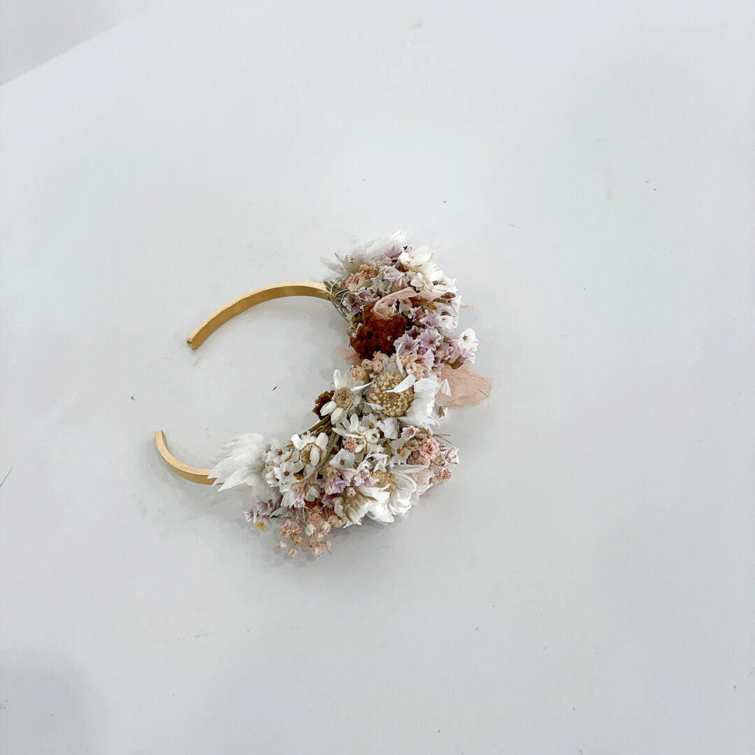 ARMBAND Trockenblumen frühlingshaft gold - rose - Altrosa, Naturmaterialien (15cm) - Lykke & You